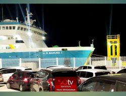 Waduh !!! Ada Pengemis Maksa Di Kapal Ferry HM Baruna I Di Pelabuhan Merak