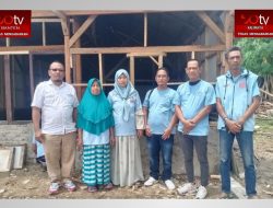 Inisiatif Buruh Sahabat Andra Soni-Dimyati Bedah Rumah Warga Tak Layak Huni