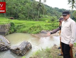 Dukung Peningkatan Hasil Panen, Wamendagri Tinjau Kondisi Irigasi di Subang