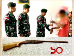 Wujud Kedekatan dan Kepercayaan, Satgas Pamtas Yonarmed 11 Kostrad Terima Penyerahan Sukarela Senjata Api Rakitan
