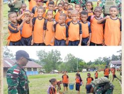 Satgas Yonif 131/Brajasakti Bersama Siswa Gotong Royong Ciptakan Lingkungan Belajar yang Nyaman