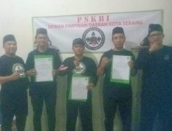 Ketua DPD PSKBI Kota Serang Berikan 3 SK DPC