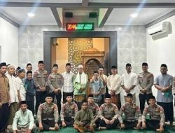 Pererat Silaturahmi, Brimob PMJ Laksanakan Tarawih Keliling