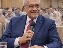 Rakyat Efisiensi, Muslim Arbi: Presiden Plesiran ke Luar Negeri