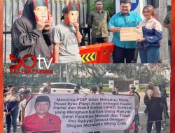 Bawa Laporan, Mahasiswa Geruduk Kantor DPP PDIP