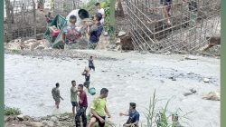Program Bakti TNI Untuk Rakyat Wujudkan Harapan Warga Lewat Jembatan Gantung Sungai Menaula